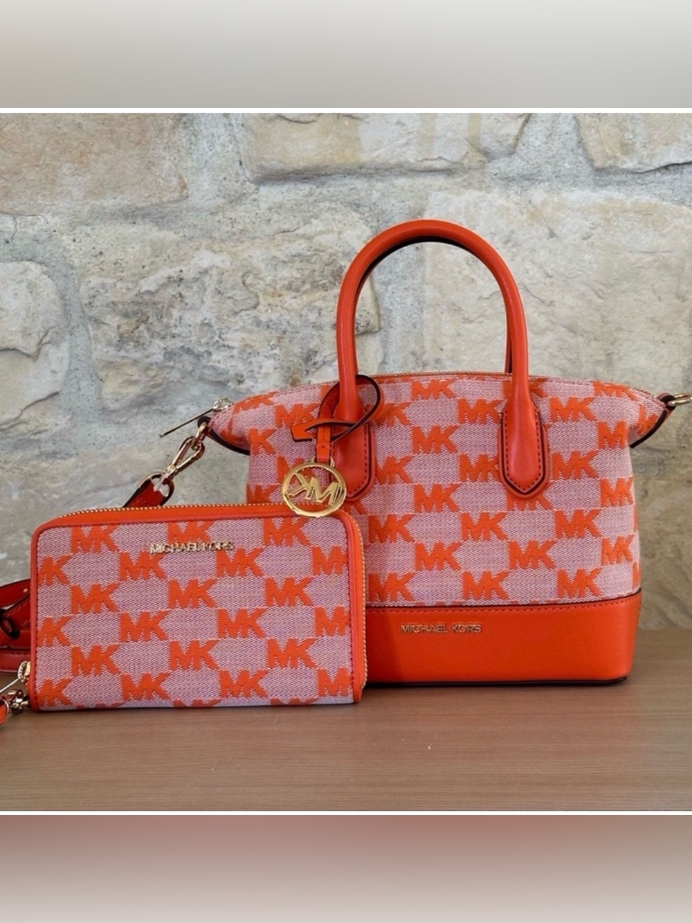 NWT 🍑Michael Kors bag and wallet set